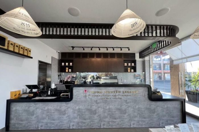 Không gian cửa hàng Trung Nguyên Legend Cafe đầu tiên tại Mỹ.