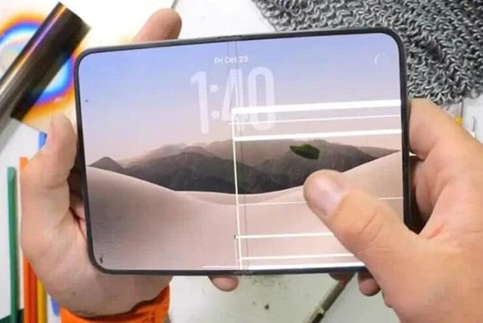 Kết quả với màn hình iPhone Duo sau khi được kiểm tra bẻ cong.