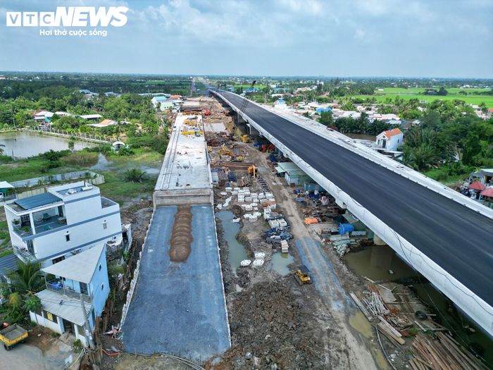 Khi hoàn thành, Vành đai 3 TP.HCM kết hợp với hai tuyến cao tốc trên sẽ hình thành trục giao thông liên kết khu vực, góp phần giảm áp lực phương tiện đi xuyên tâm qua nội đô TP.HCM. Công trình được kỳ vọng rút ngắn thời gian di chuyển, giảm chi phí logistics, tăng cường kết nối vùng và thúc đẩy phát triển kinh tế khu vực phía Nam.