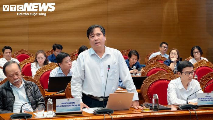 Ông Trần Bá Công, Phó giám đốc Sở Giáo dục và Đào tạo tỉnh Gia Lai, thông tin về vụ việc tại buổi họp báo quý 3 do UBND tỉnh Gia Lai tổ chức ngày 20/10.