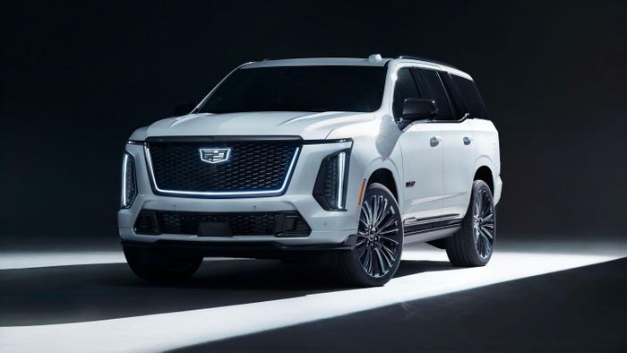 Cadillac Escalade-V bản kỷ niệm 125 năm có mức giá khởi điểm từ 5,8 tỷ đồng.