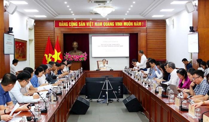 Hội nghị lấy ý kiến về dự thảo Nghị quyết của Quốc hội về một số cơ chế, chính sách đặc thù phát triển du lịch Việt Nam.