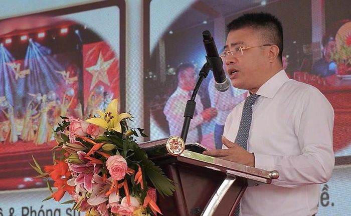 Phó Chủ tịch Thường trực UBND xã Phú Xuyên Nguyễn Thành Chung phát biểu bế mạc lễ hội. Ảnh: PV