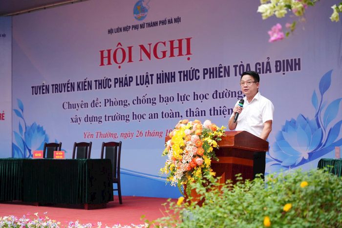 Phó Chủ tịch UBND xã Phù Đổng Nguyễn Đình Quang phát biểu tại chương trình. Ảnh: Nguyễn Sơn