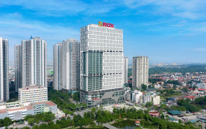 Quần thể văn phòng, trung tâm thương mại, shophouse khối đế khu đô thị Goldmark City do ROX Signature phát triển.