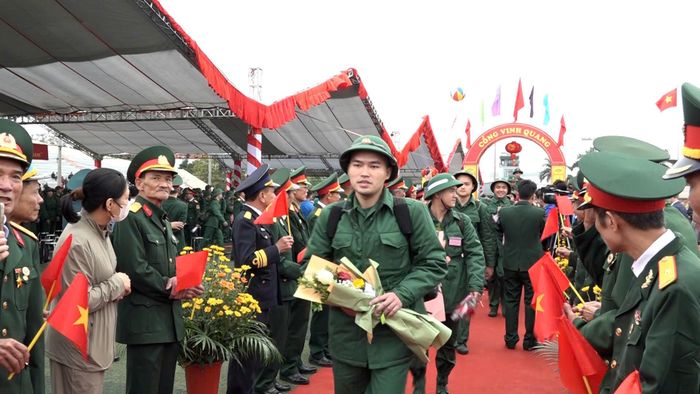 Thanh niên Mỹ Đức lên đường nhập ngũ năm 2026. Ảnh: Biên Phạm