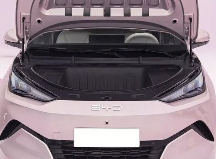 Xe được trang bị cốp phía trước