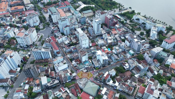 UBND phường Thuận Hóa đề xuất chủ trương đầu tư mái che tuyến phố đi bộ khu phố Tây. Ảnh: Phường Thuận Hóa cung cấp.