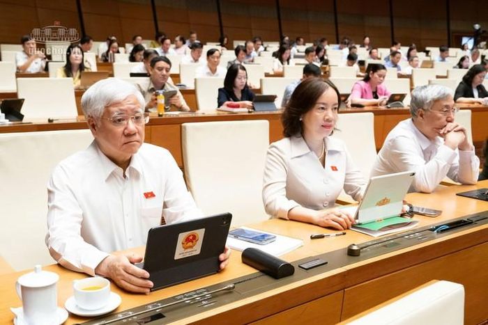 Phó Chủ tịch Thường trực Quốc hội và các đại biểu dự kỳ họp. Ảnh: Media Quốc hội