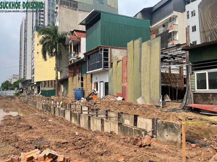 Sau nhiều năm đình trệ, dự án từng ảnh hưởng đến giao thông và môi trường khu vực. Việc thi công trở lại được kỳ vọng sớm cải thiện hạ tầng giao thông nơi đây. Ảnh: Phúc Đức