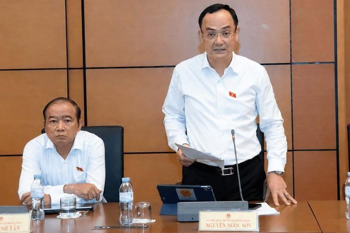 ĐBQH Nguyễn Ngọc Sơn phát biểu. Ảnh: Lâm Hiển