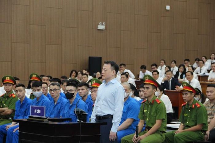 Bị cáo Nguyễn Hòa Bình tại phiên toà. Ảnh: Minh Ngọc