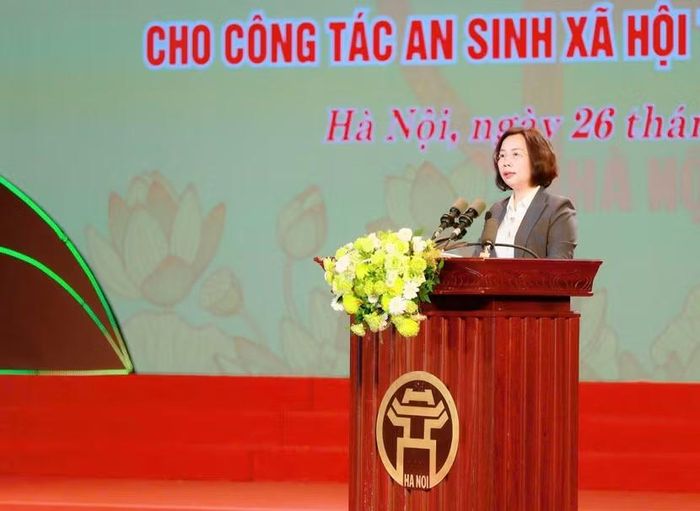 Chủ tịch Ủy ban Mặt trận Tổ quốc Việt Nam thành phố Hà Nội Bùi Huyền Mai phát biểu khai mạc chương trình