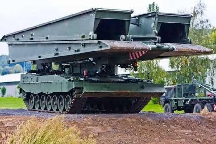 Ngân sách dành cho việc mua thêm các phương tiện loại này được dự trù từ 50 đến 250 triệu euro (tính theo giá năm 2026), bao gồm cả khoản dự phòng rủi ro. Số lượng thiết bị chính xác vẫn chưa được công bố.