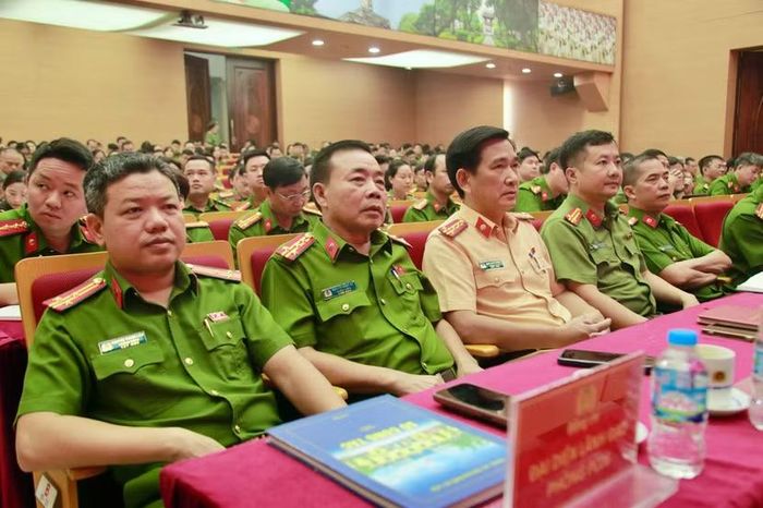 Các đại biểu tham dự hội nghị