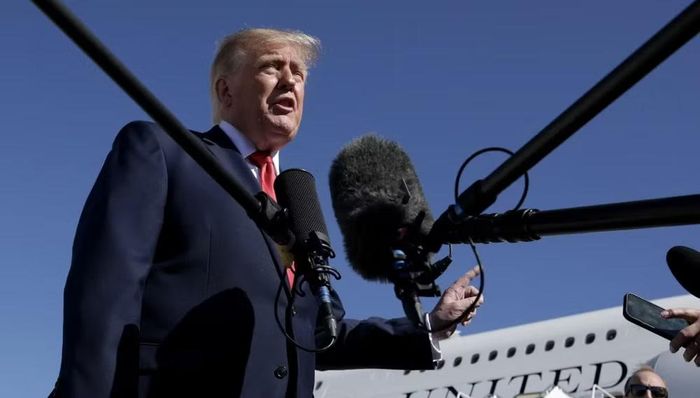 Ông Trump đồng thời bảo vệ quyết định rút Mỹ khỏi thỏa thuận hạt nhân Iran năm 2018, cho rằng thỏa thuận được ký dưới thời Tổng thống Barack Obama năm 2015 có thể mở đường để Tehran sở hữu vũ khí hạt nhân.