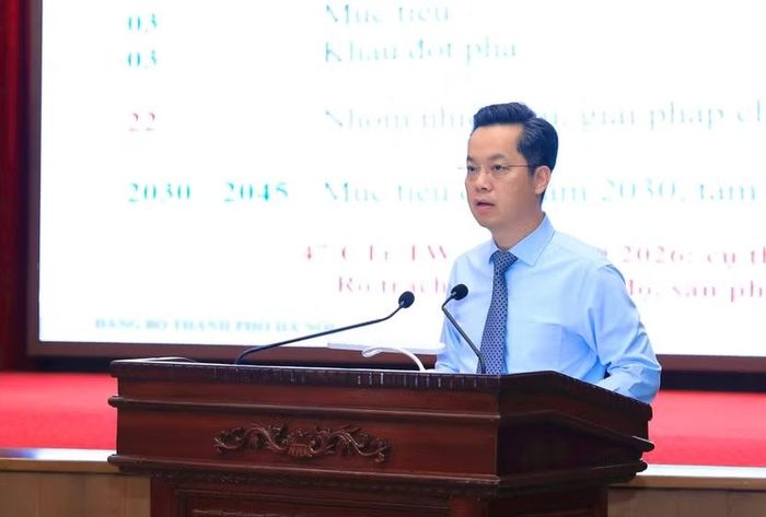 Trưởng ban Tổ chức Thành ủy Hà Nội Vũ Đăng Định phát biểu
