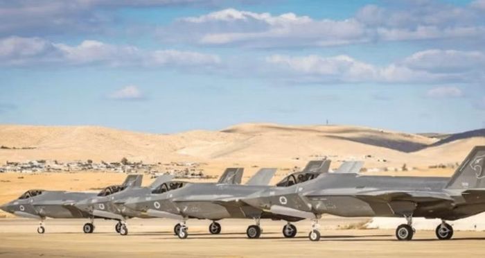 Truyền thông Israel cũng dẫn lời các nguồn tin cho biết một số chỉ huy quân sự lo ngại giới lãnh đạo chính trị có thể tận dụng vấn đề Iran phục vụ mục tiêu tranh cử.