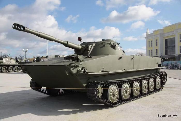Nhưng bất chấp điều này, các binh sĩ Liên Xô vẫn đánh giá cao chiếc PT-76 vì độ tin cậy, sức cơ động cao trên mọi địa hình, đặc biệt là vượt được chướng ngại vật nước.