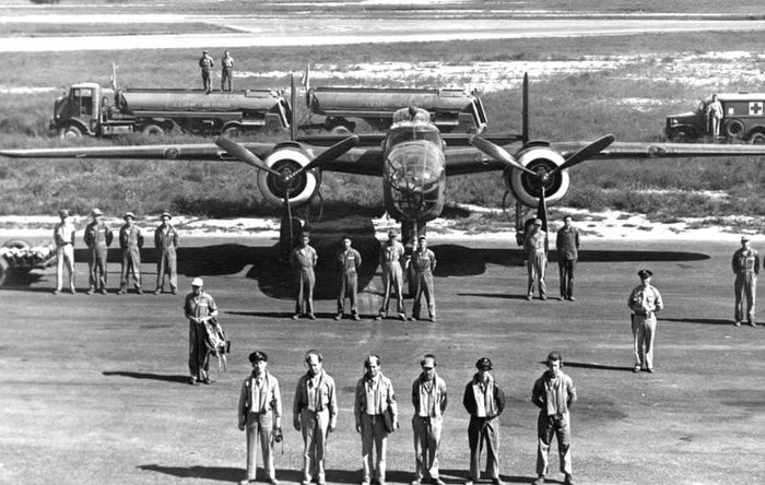 Tuy nhiên, oanh tạc cơ B-25 Mitchell không lập tức biến mất khỏi hoạt động quân sự.
