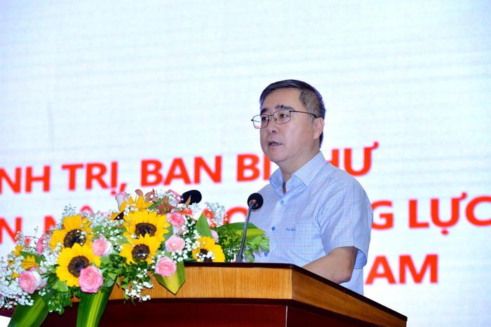 Ông Nguyễn Chí Thành, Phó Chủ tịch Thường trực Ủy ban MTTQ Việt Nam TP Quảng Ninh phát biểu tại hội nghị.