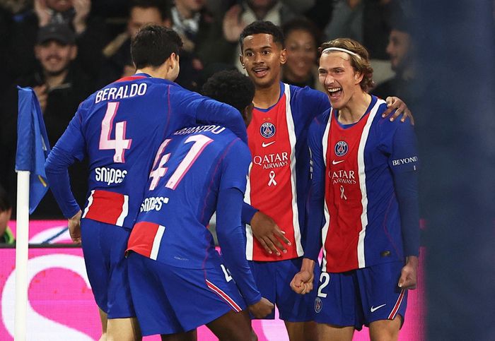 PSG tìm lại phong độ sau khởi đầu chệch choạc.