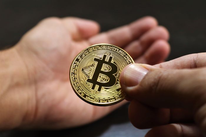  Danh tính cha đẻ của Bitcoin hiện vẫn là một "ẩn số". Ảnh: Pexels. 
