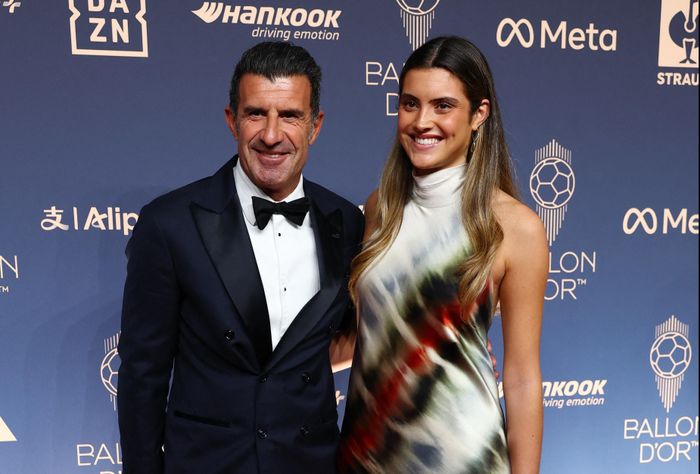  Huyền thoại tuyển Bồ Đào Nha, Luis Figo, cùng con Stella gây chú ý khi xuất hiện trên thảm đỏ. 