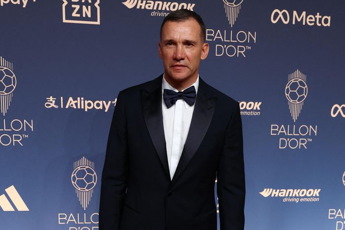 Huyền thoại bóng đá Ukraine, Andriy Shevchenko, cũng được ban tổ chức mời tham dự lễ trao giải năm nay. Ông từng giành Quả bóng vàng vào năm 2004 trong thời điểm khoác áo AC Milan nhờ thành tích ghi bàn vượt trội. 