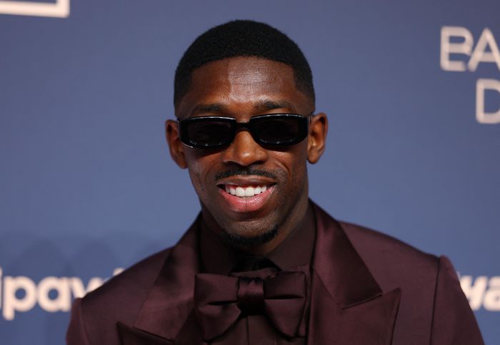 Dembele xuất hiện tại gala trao giải. Ảnh: Reuters.