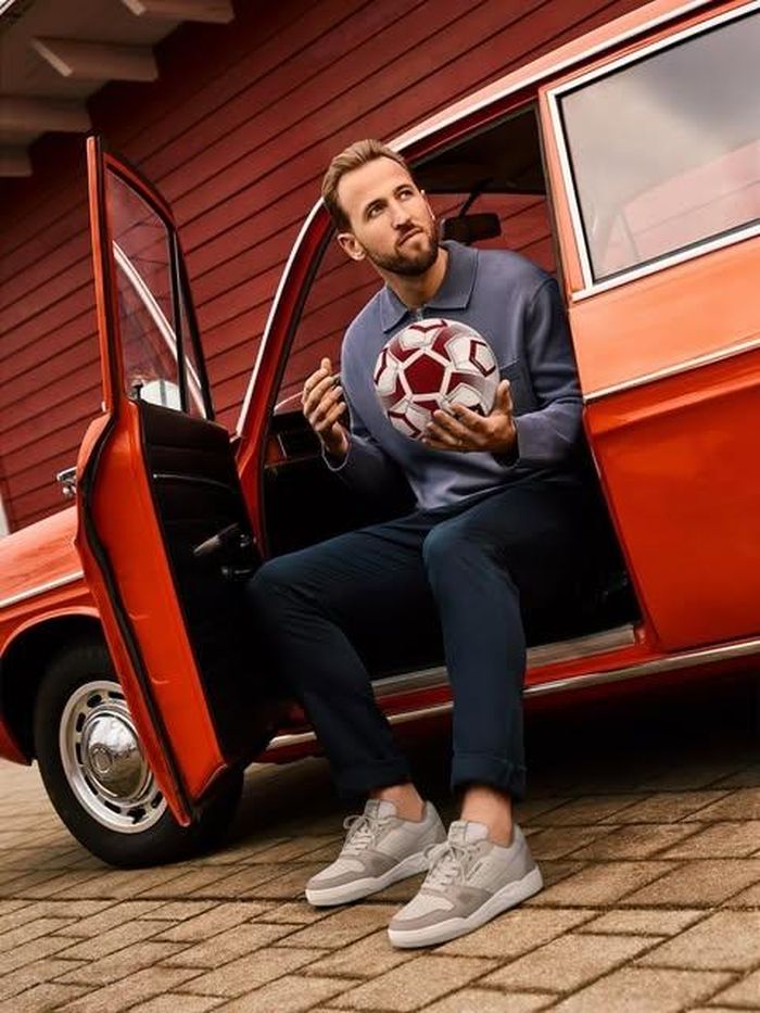 Kane trong chiến dịch quảng bá thương hiệu Skechers. Ảnh: skechers/Instagram.