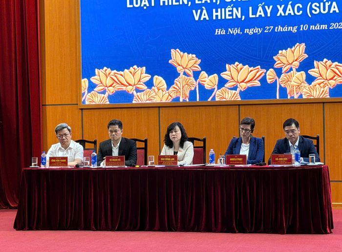  Bộ Y tế tổ chức Họp báo cung cấp thông tin cho báo chí về dự án Luật hiến, lấy, ghép mô, bộ phận cơ thể người và hiến, lấy xác (sửa đổi) chiều 27/10. 