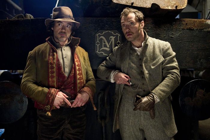 Holmes đã trở thành một nhân vật huyền thoại trong thể loại trinh thám. Ảnh: Warner Bros.
