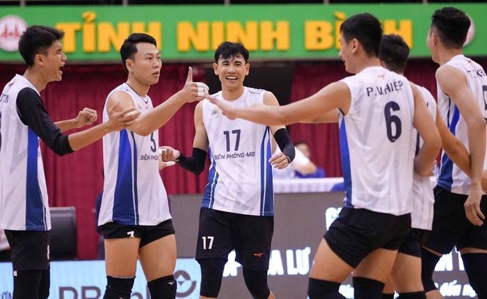 ĐKVĐ Biên phòng MB đang dẫn đầu với 7 trận thắng