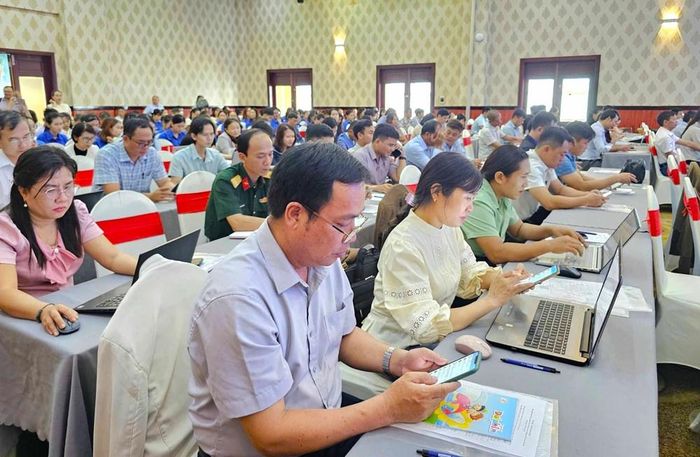 Hơn 300 học viên được tập huấn hướng dẫn những nội dung trọng tâm về xây dựng, quản lý kênh TikTok; kỹ năng sáng tạo nội dung, xây dựng kịch bản…