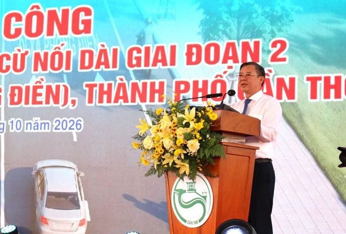 Chủ tịch UBND TP. Cần Thơ Trương Cảnh Tuyên phát biểu