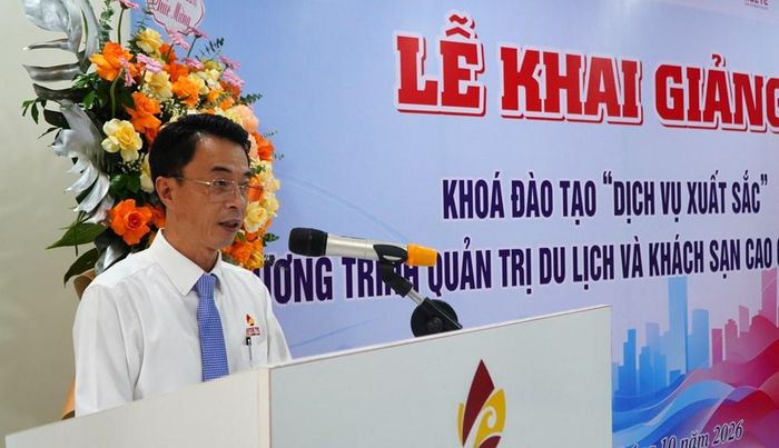Ông Phạm Bá Hùng, Hiệu trưởng Trường Cao đẳng Du lịch Huế phát biểu tại lễ khai giảng. Ảnh: S.Thùy