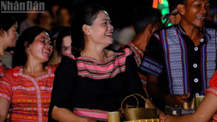 Đồng bào ở phía bắc thành phố Đồng Nai phấn khởi tham gia Tuần lễ "Phú Riềng Đỏ".