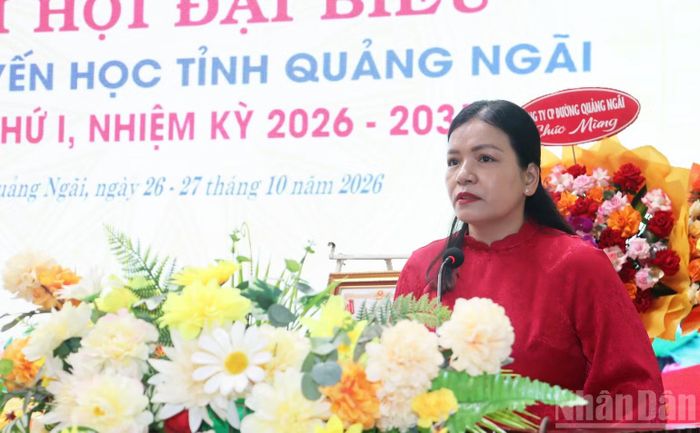 Phó Chủ tịch Thường trực Ủy ban nhân dân tỉnh Quảng Ngãi Y Ngọc phát biểu chỉ đạo đại hội. (Ảnh: HIỂN CỪ)