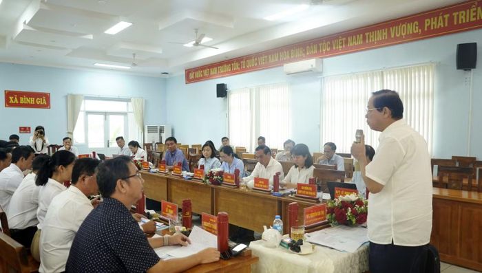 Quang cảnh buổi làm việc của Thường trực Hội đồng nhân dân Thành phố Hồ Chí Minh với xã Bình Giã. (Ảnh: Lê Đình Thìn)