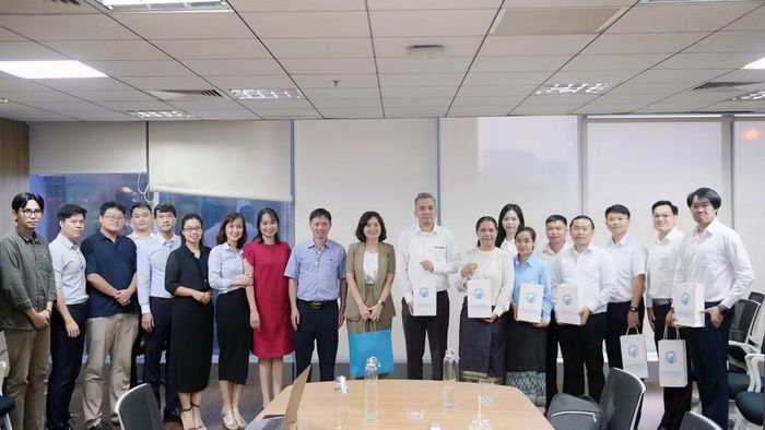 Trung tâm Chứng thực điện tử quốc gia (NEAC), Bộ Khoa học và Công nghệ đã đón tiếp và làm việc với Đoàn công tác Trung tâm Internet quốc gia Lào (LANIC) tại buổi làm việc. (Ảnh: NEAC)