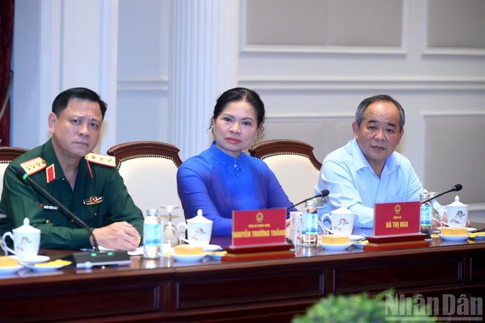 Các đại biểu tham dự cuộc gặp mặt.