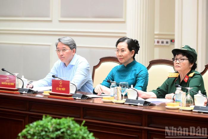 Các đại biểu tham dự cuộc gặp mặt.