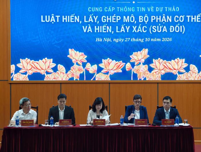 Bộ Y tế cung cấp thông tin cho báo chí chiều 27/10.