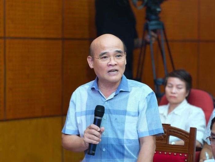 Tiến sĩ Vũ Huy Quang, nguyên Vụ trưởng Vụ Pháp chế, Bộ Y tế - người từng tham gia xây dựng Luật năm 2006, cho rằng cần giải thích đầy đủ bản chất của những đề xuất mới để tránh gây hiểu nhầm trong dư luận.