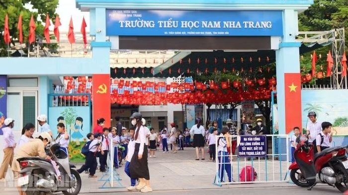 Trường tiểu học Nam Nha Trang với 9.656 học sinh. (Ảnh: VŨ TÂN)