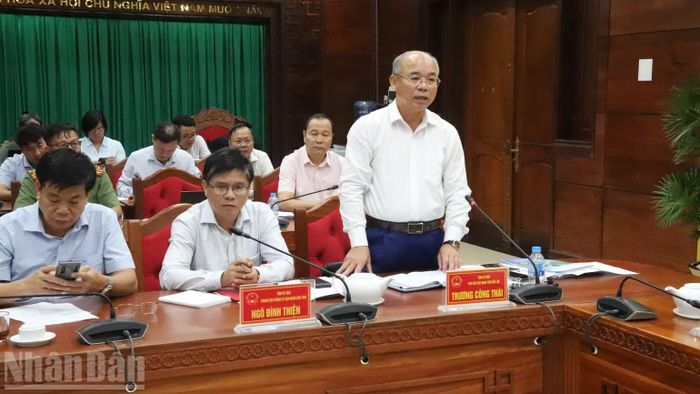 Phó Chủ tịch Ủy ban nhân dân tỉnh Đắk Lắk Trương Công Thái trao đổi tại buổi làm việc. (Ảnh: CÔNG LÝ)