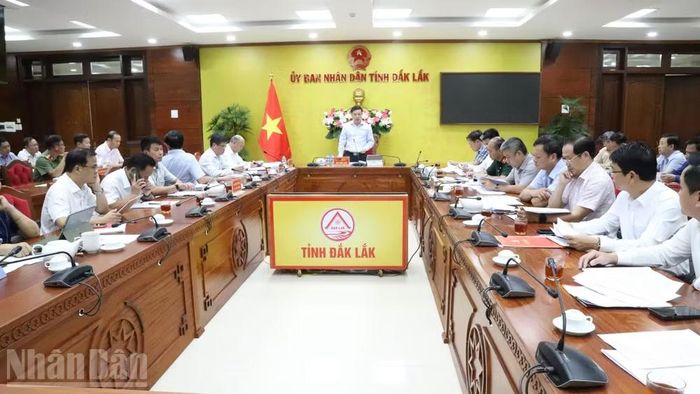Chủ tịch Ủy ban nhân dân tỉnh Đắk Lắk Đỗ Hữu Huy phát biểu tại buổi làm việc. (Ảnh: CÔNG LÝ)