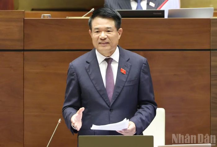 Viện trưởng Viện Kiểm sát nhân dân tối cao Nguyễn Huy Tiến cho biết, cơ quan chủ trì soạn thảo sẽ tiếp thu các ý kiến của đại biểu Quốc hội, tiếp tục rà soát, hoàn thiện các dự thảo, bảo đảm tính đồng bộ, chặt chẽ và khả thi.