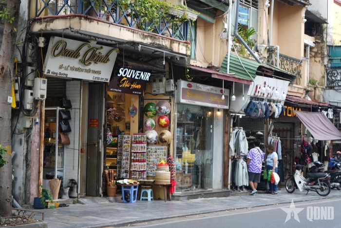 Phố Hàng Đường, Hà Nội.